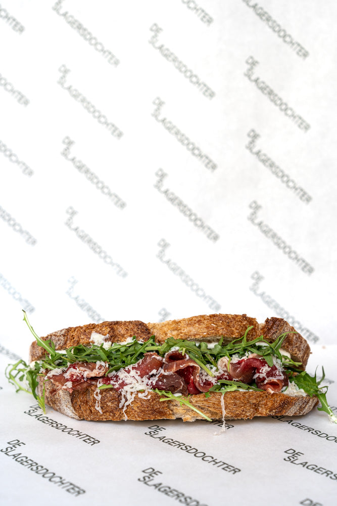 Gerookte biefstuk, truffel mayonaise & pecorino
